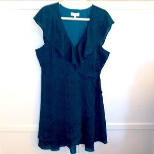 Gilly, Emerald green dress  w/small cheetah pattern. Size 2X . Summer/Spring